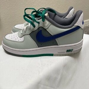 Nike Air Force 1 LV8 2 "Light Silver/Deep Royal Blue/White" Boys' Shoe Size 1.5Y